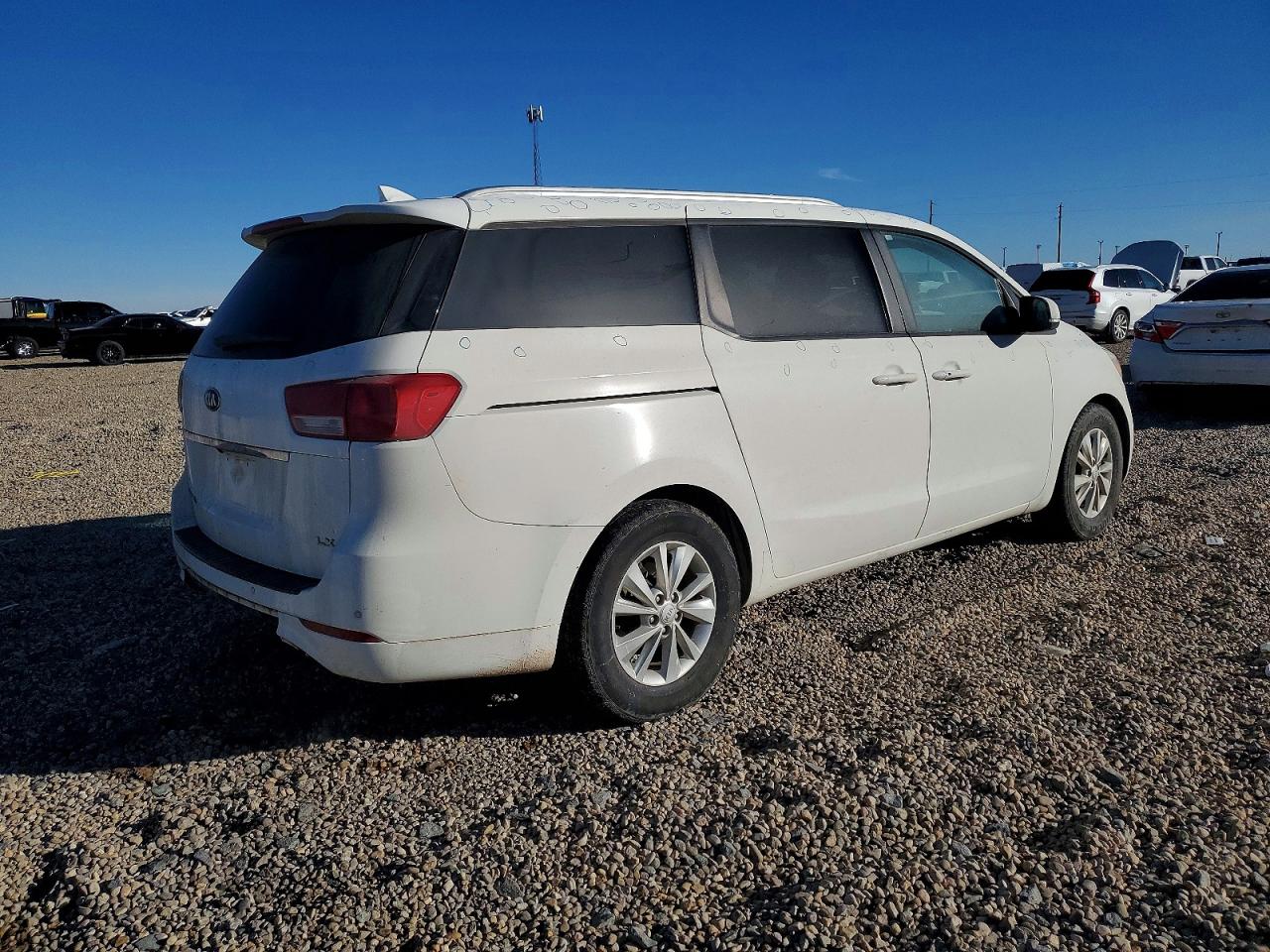 2017 KIA SEDONA LX photo 5