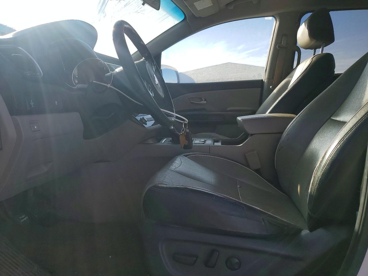 2017 KIA SEDONA LX photo 13