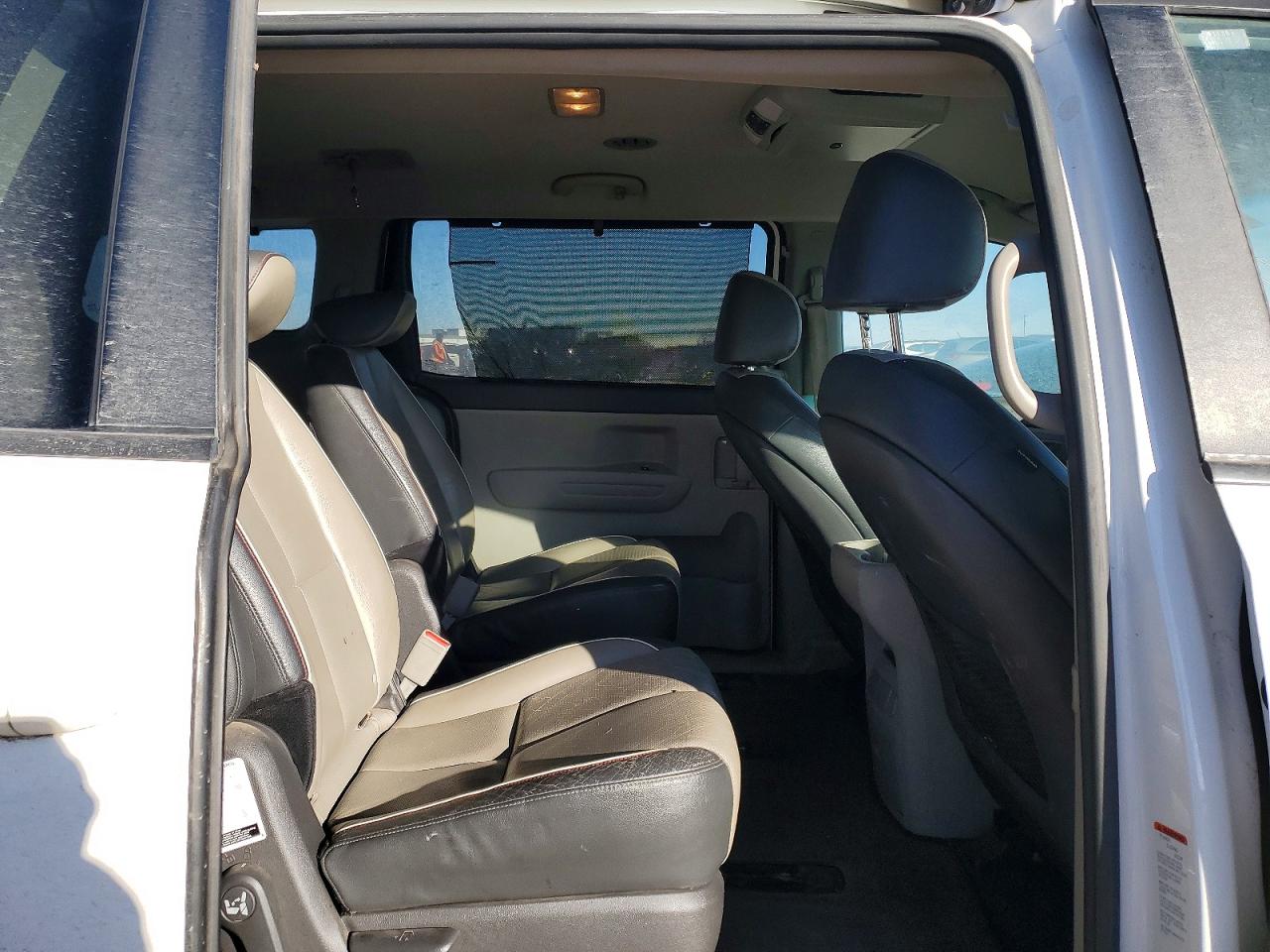 2017 KIA SEDONA LX photo 21
