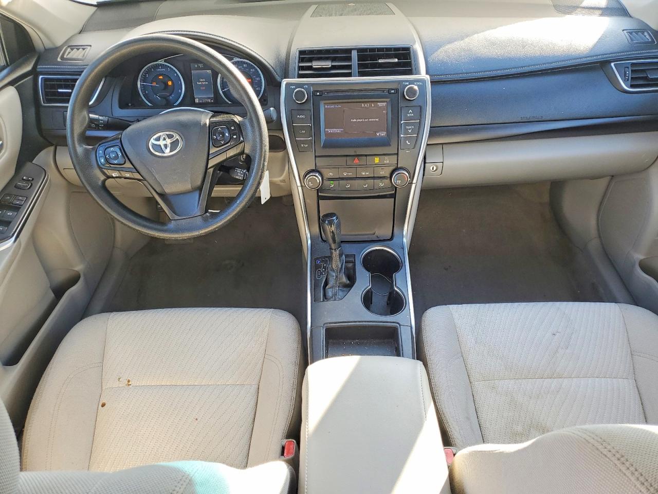 2017 TOYOTA CAMRY LE photo 8
