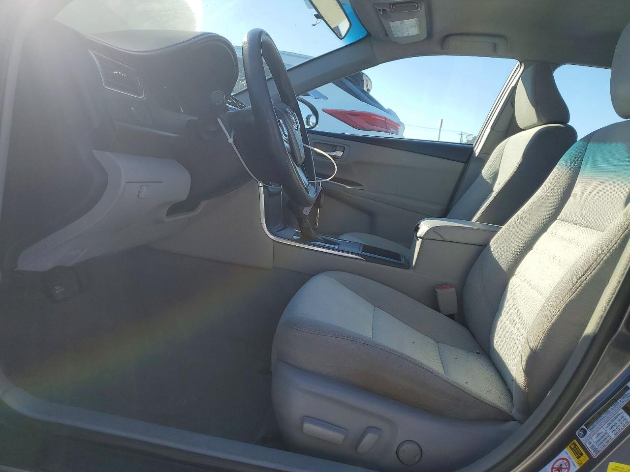 2017 TOYOTA CAMRY LE photo 7