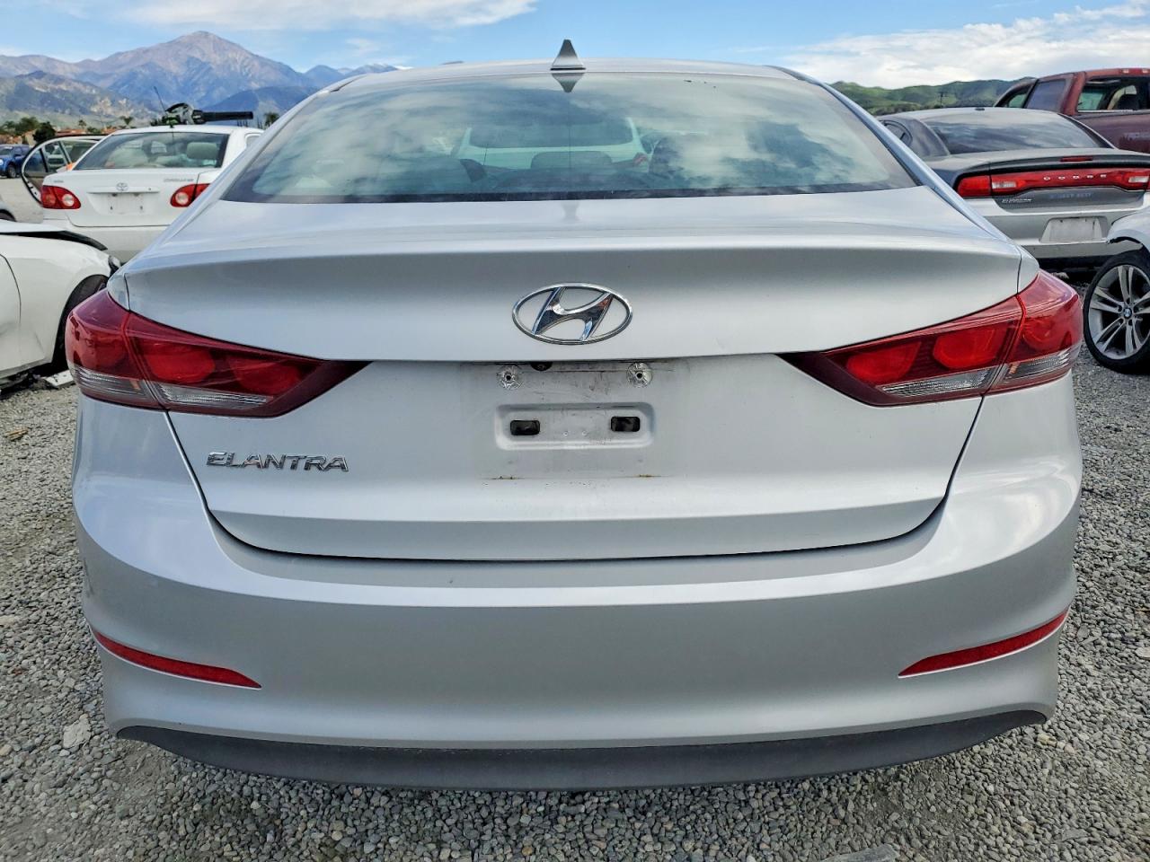 2018 HYUNDAI ELANTRA SEL photo 11