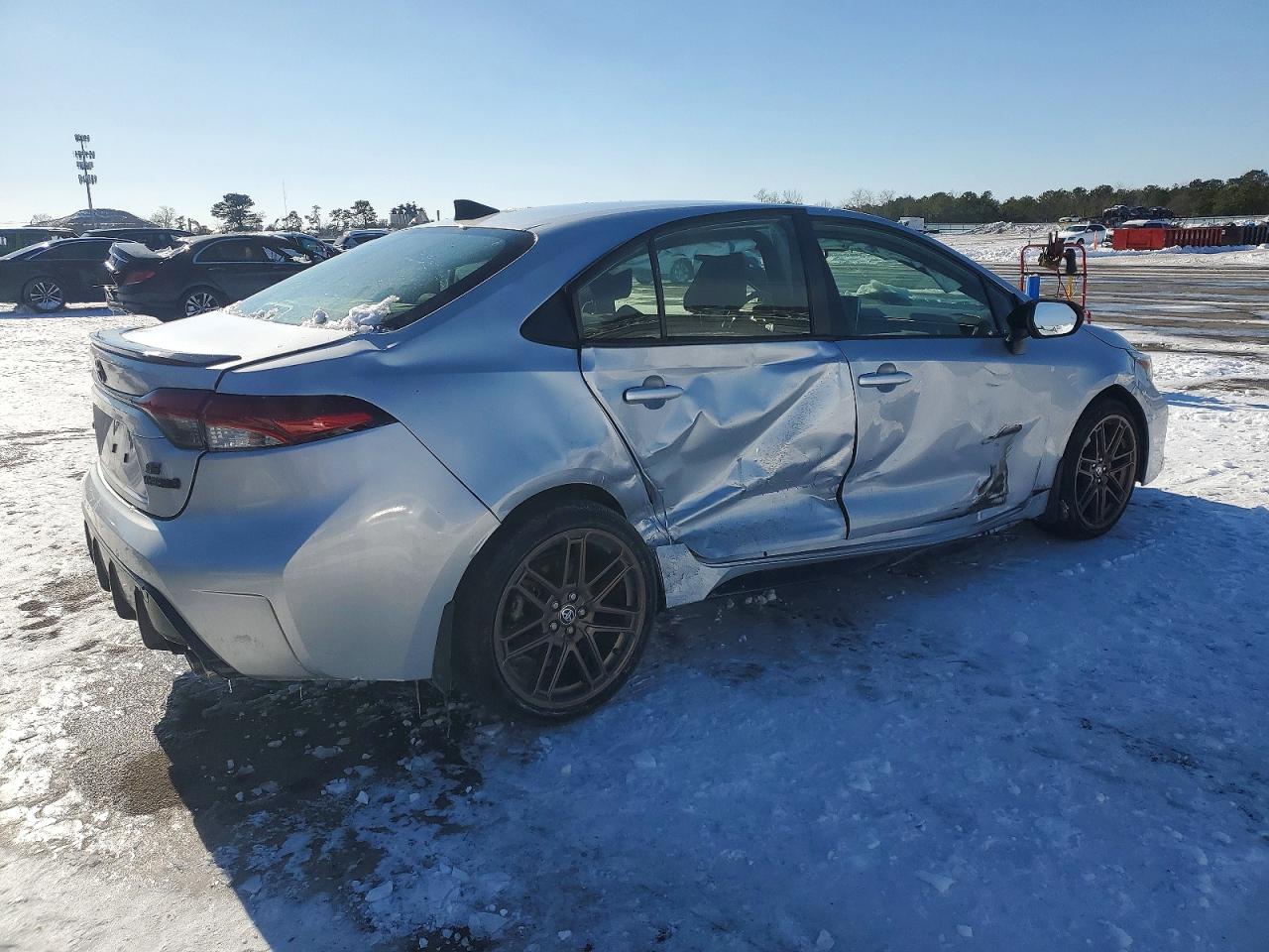 2024 TOYOTA COROLLA LE photo 3