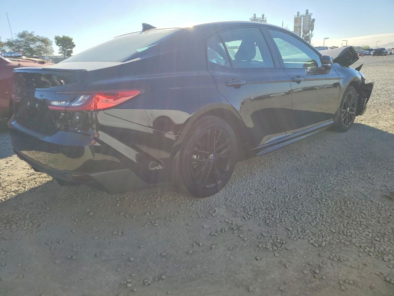 2025 TOYOTA CAMRY SE photo 3