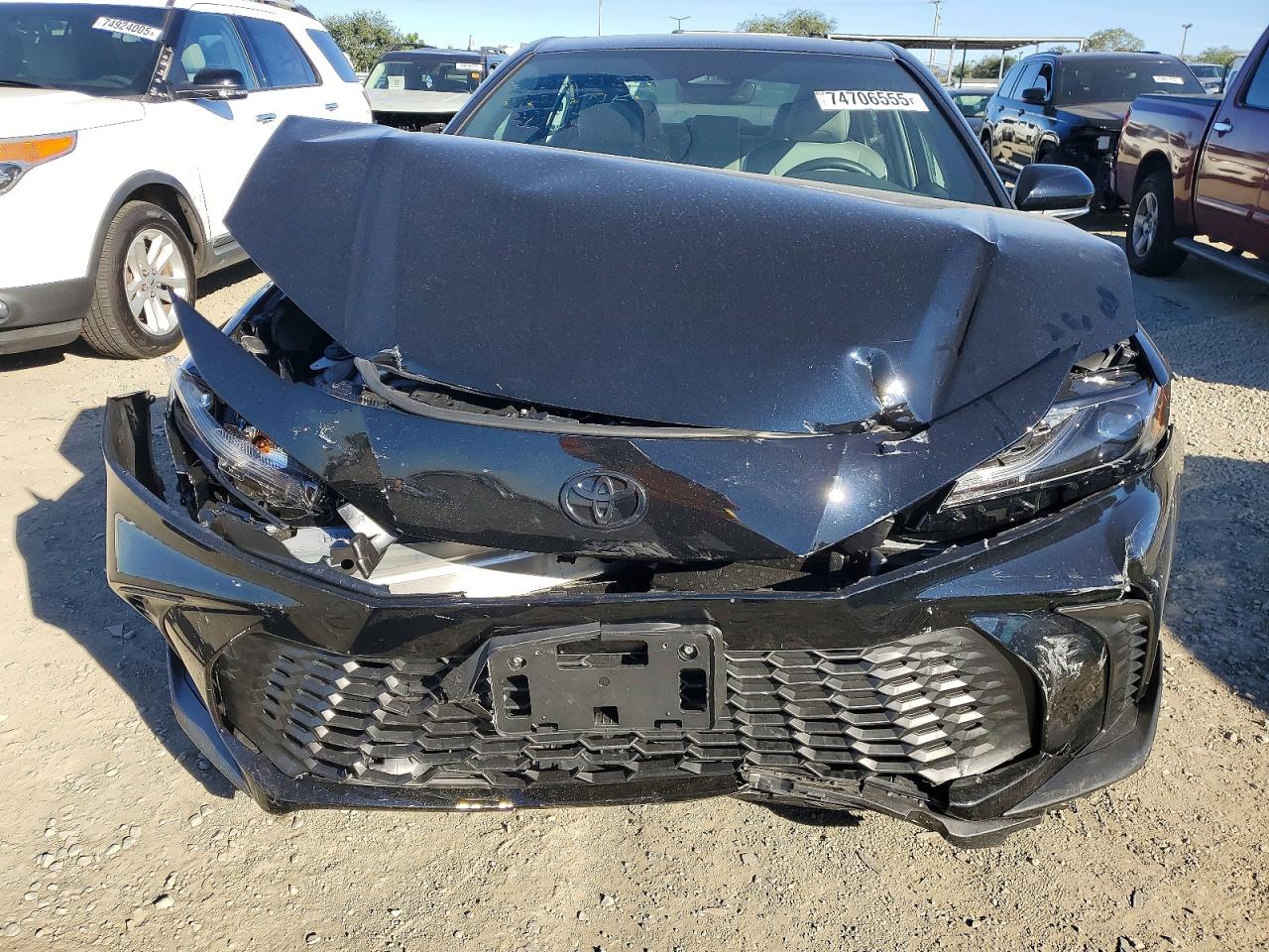 2025 TOYOTA CAMRY SE photo 5