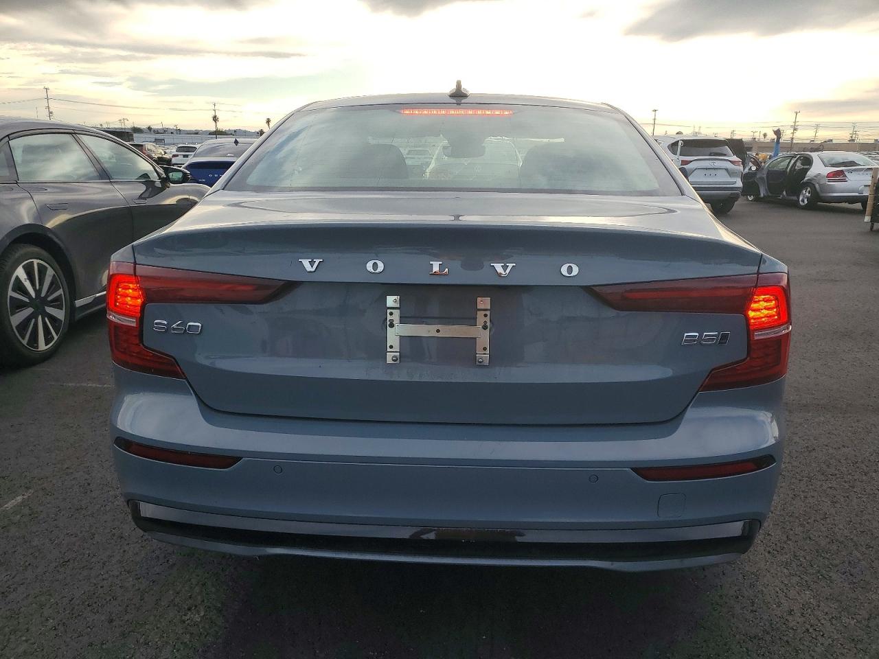 2024 VOLVO S60 PLUS photo 11