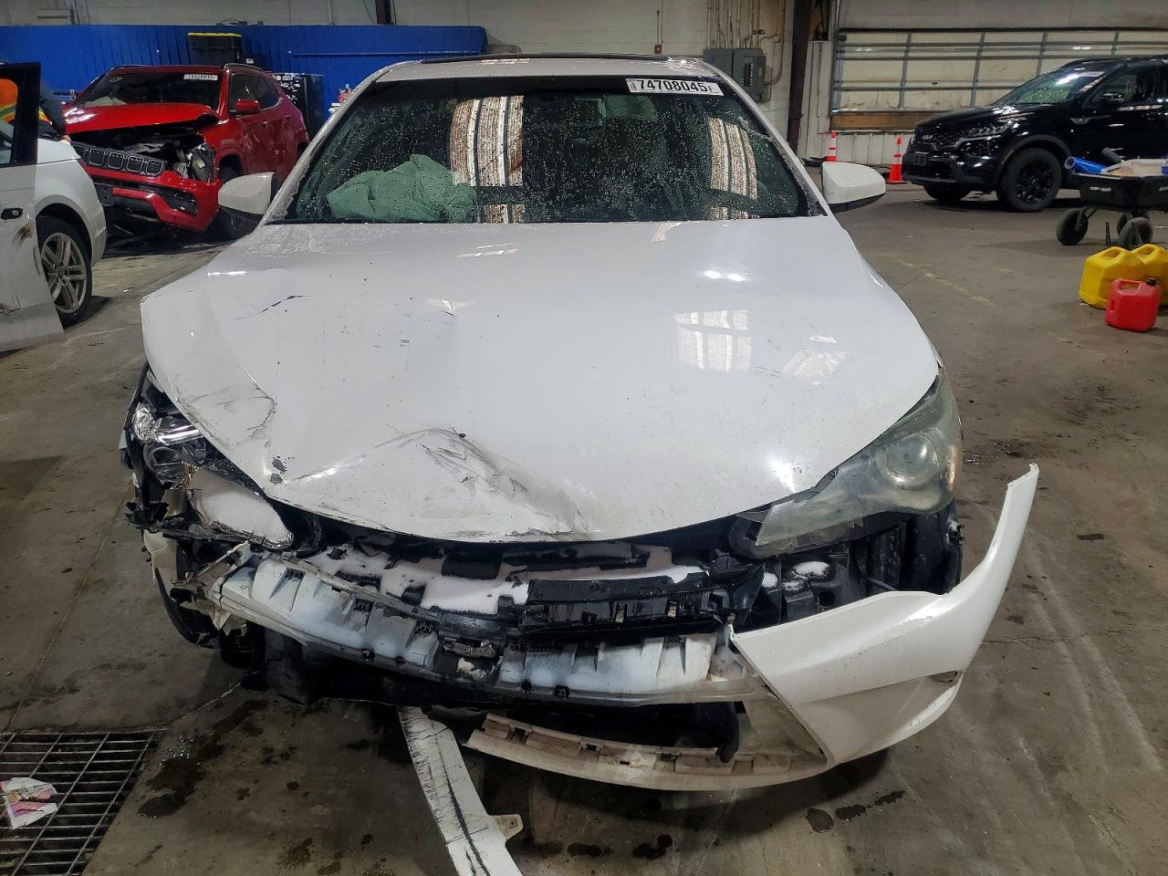 2015 TOYOTA CAMRY LE photo 5