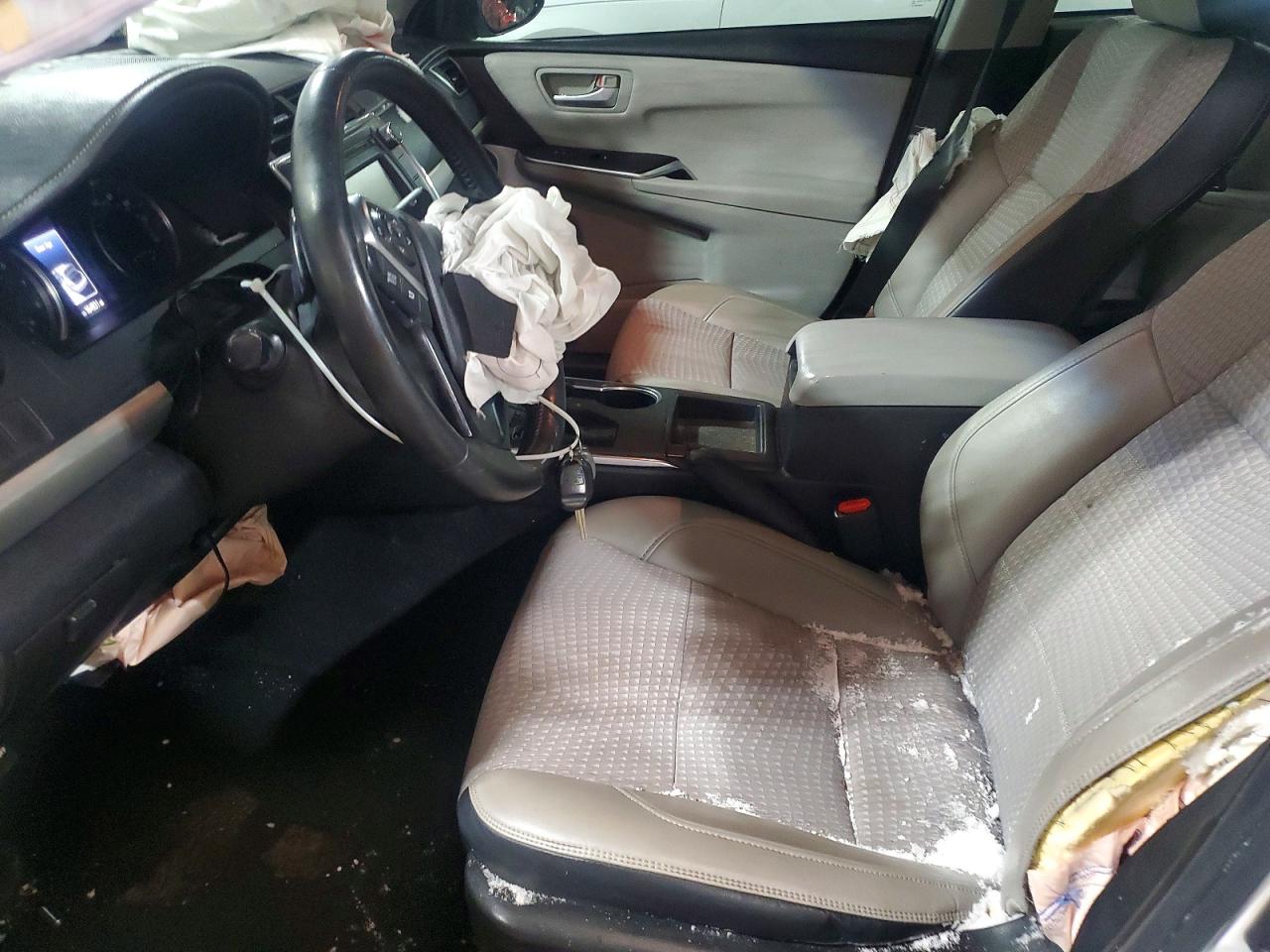 2015 TOYOTA CAMRY LE photo 7
