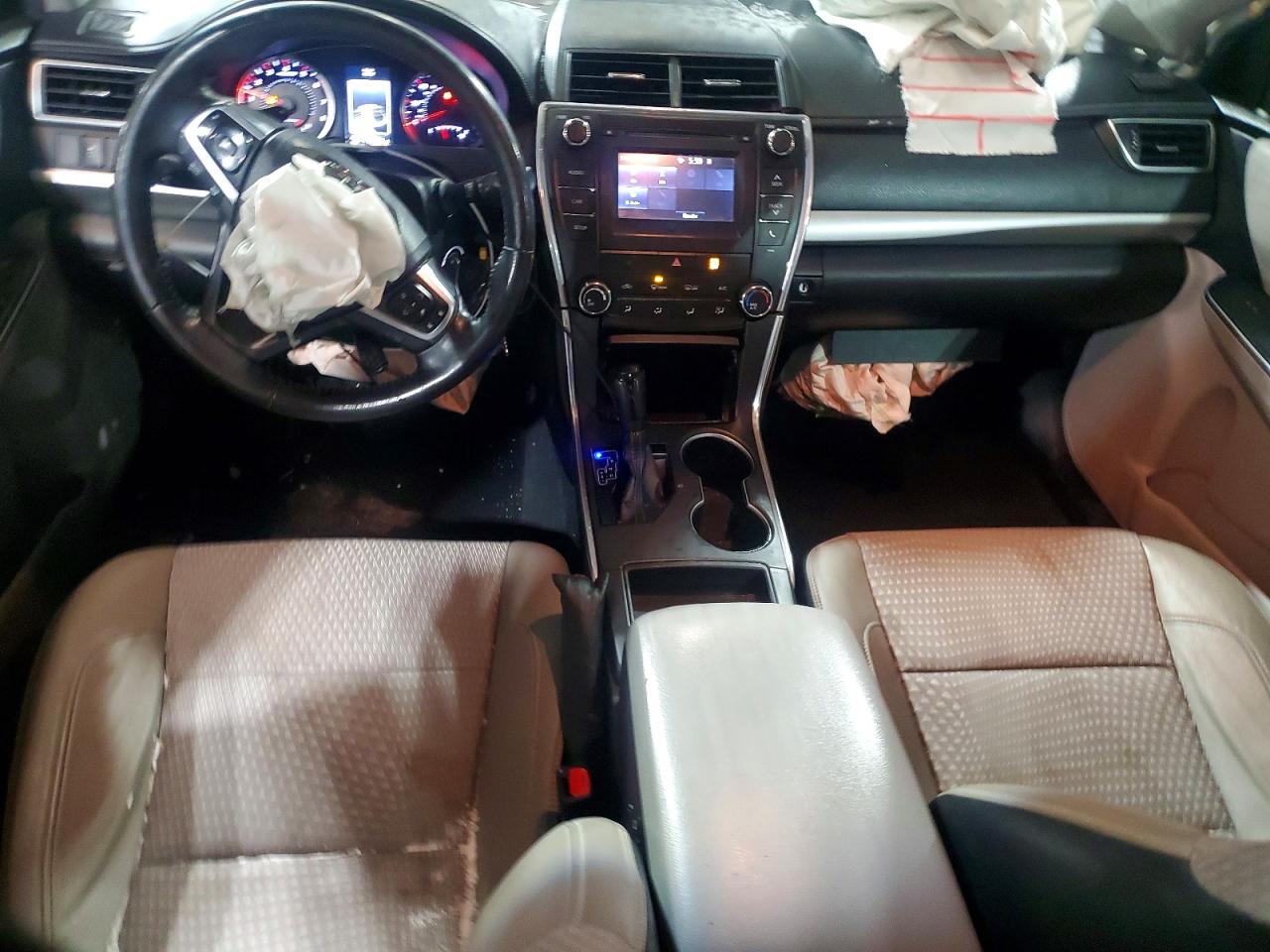 2015 TOYOTA CAMRY LE photo 8