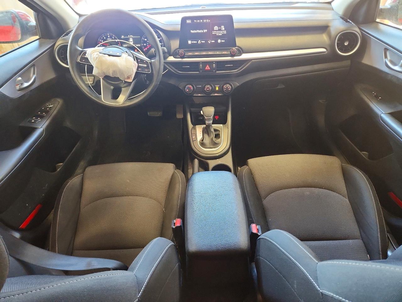 2024 KIA FORTE LXS photo 8