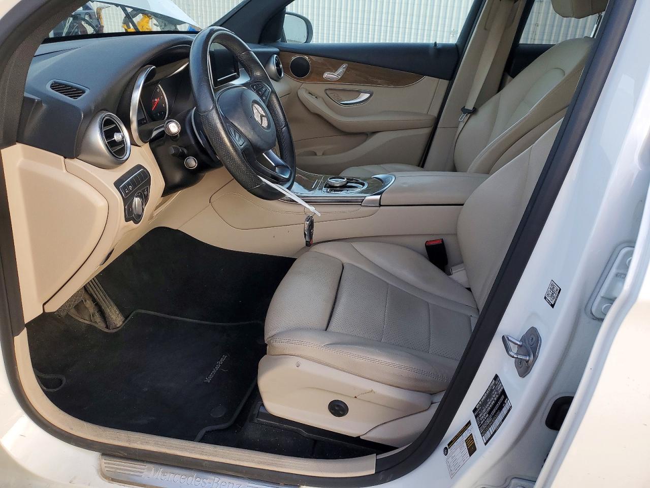 2018 MERCEDES-BENZ GLC 300 photo 7