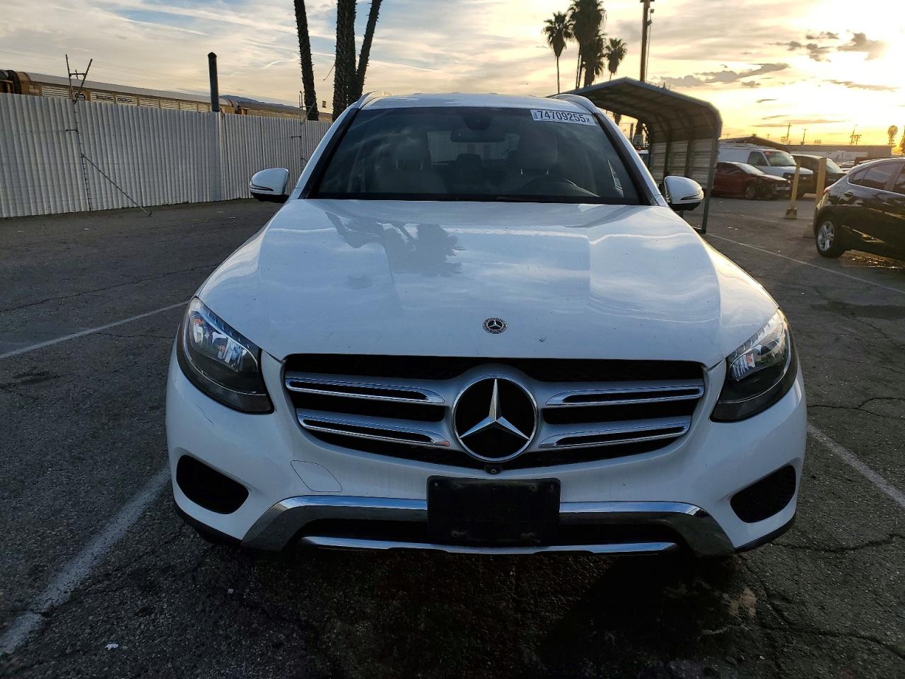 2018 MERCEDES-BENZ GLC 300 photo 5