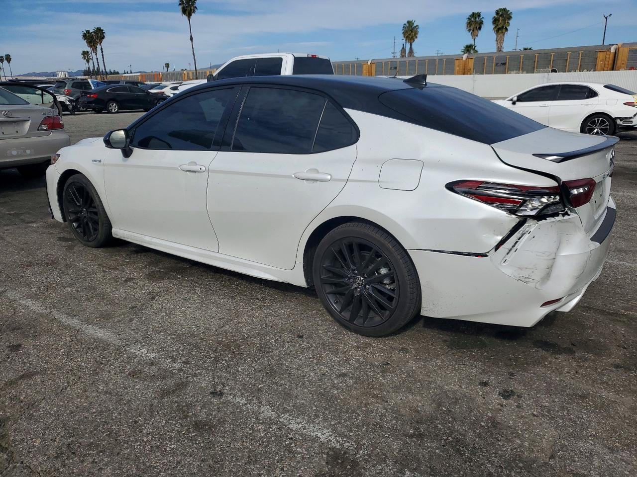2021 TOYOTA CAMRY XSE photo 3