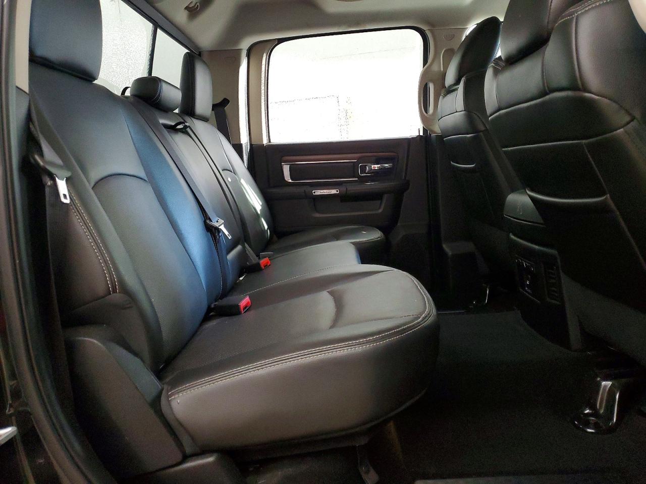 2015 RAM 1500 LARAMIE photo 19