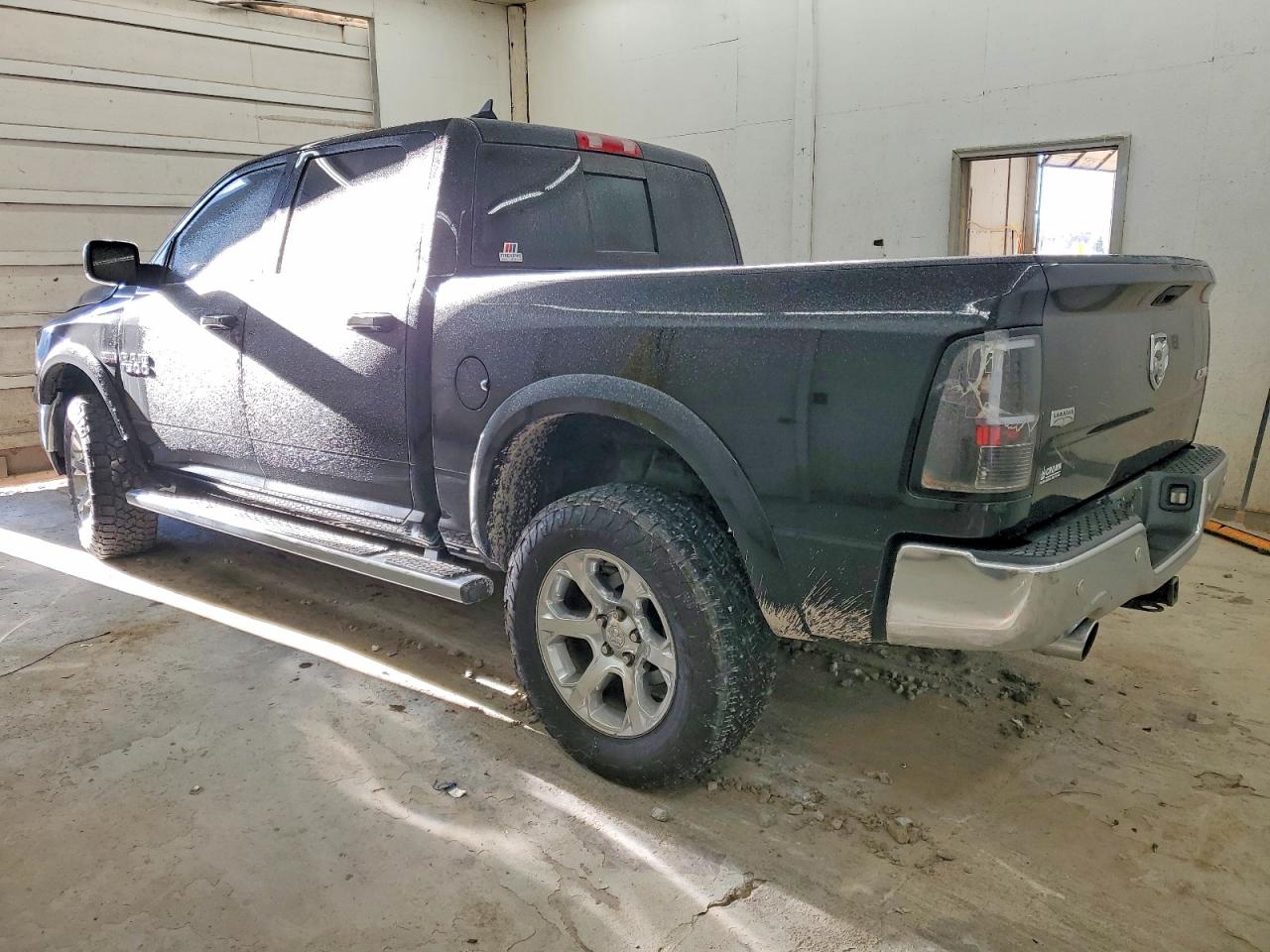 2015 RAM 1500 LARAMIE photo 3