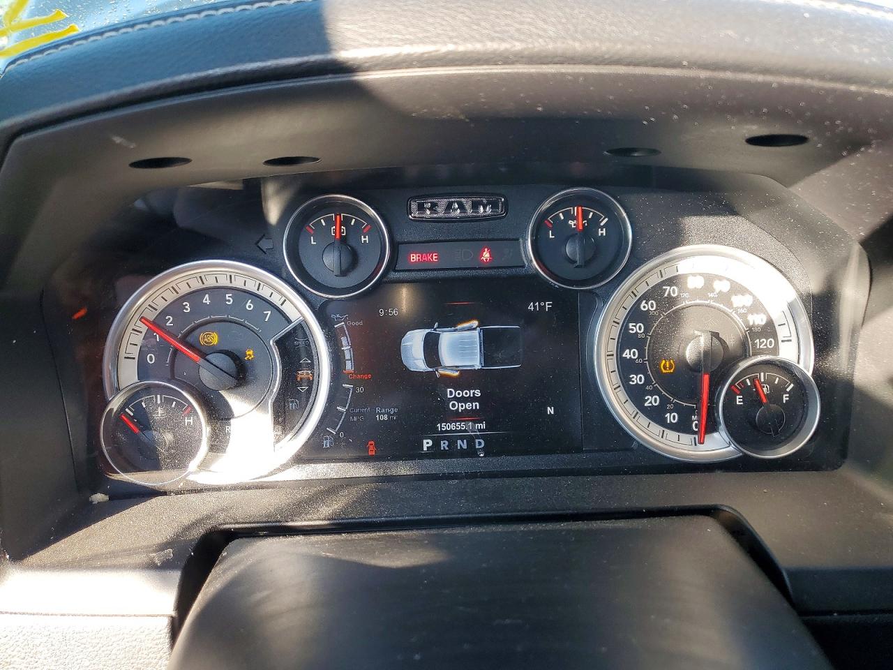 2015 RAM 1500 LARAMIE photo 17