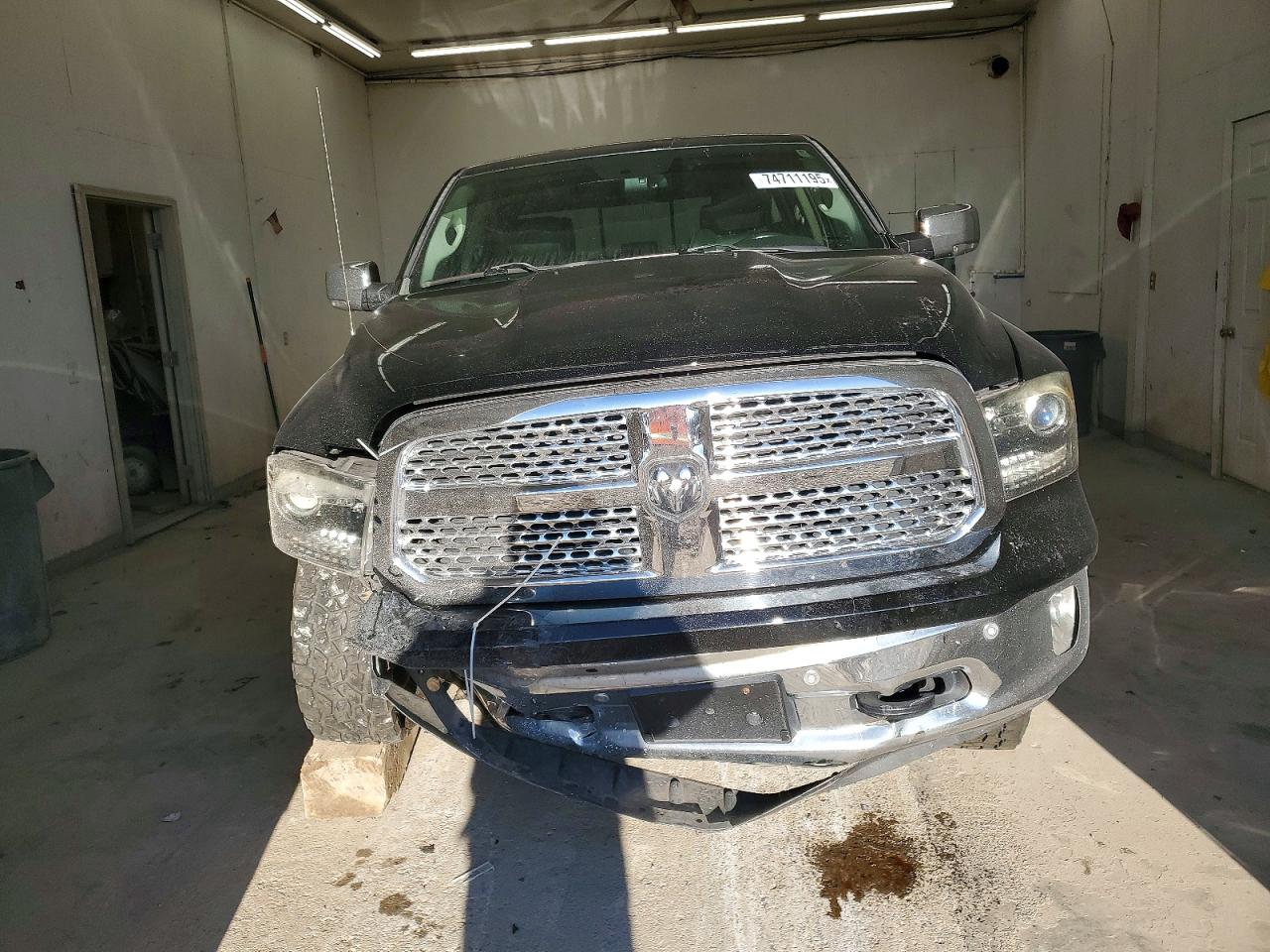 2015 RAM 1500 LARAMIE photo 9