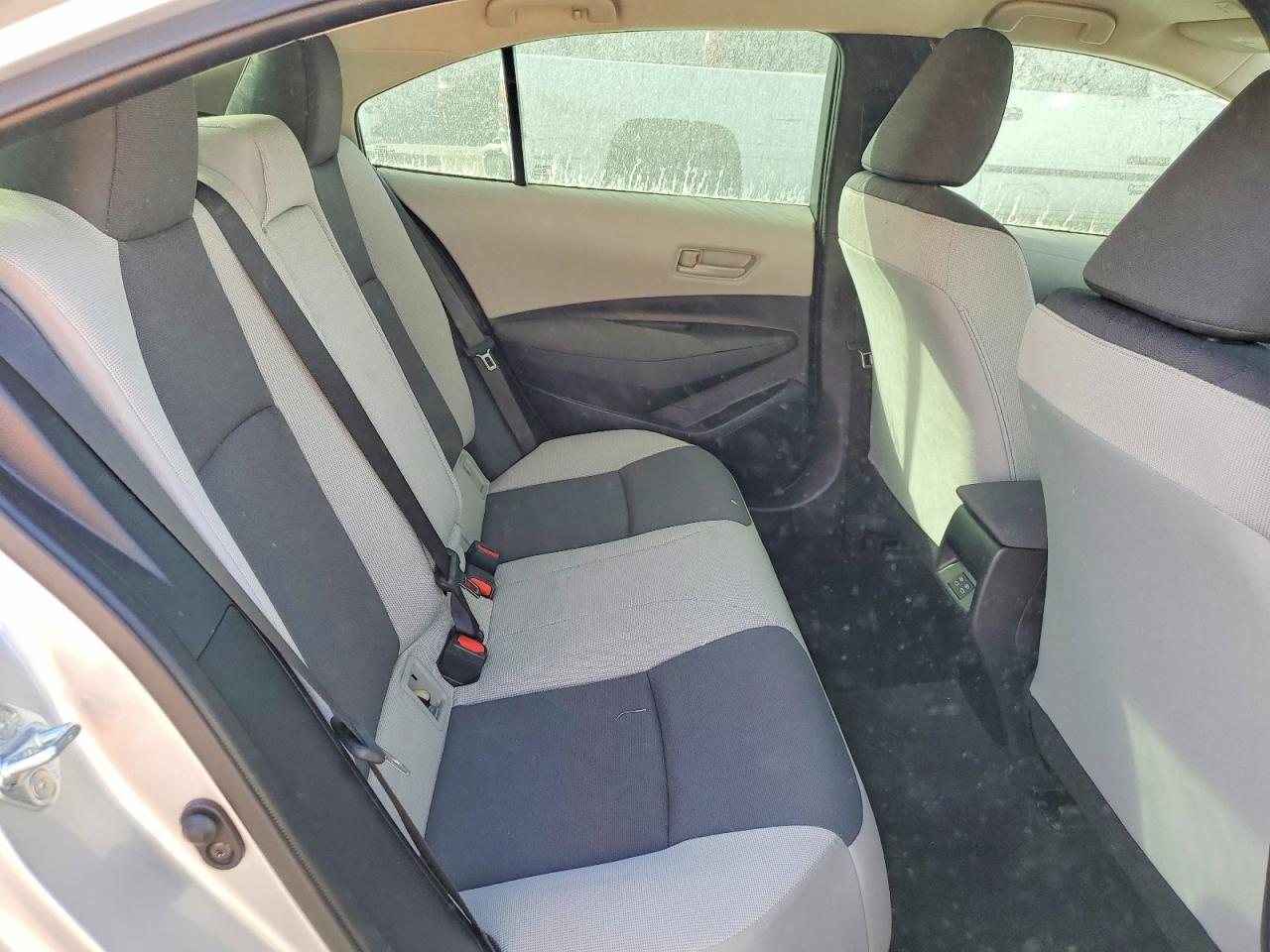 2025 TOYOTA COROLLA LE photo 28