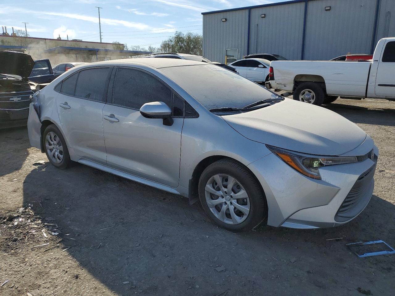 2025 TOYOTA COROLLA LE photo 10