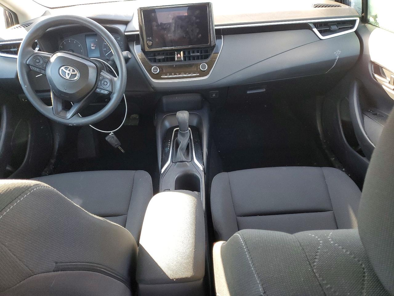 2025 TOYOTA COROLLA LE photo 15