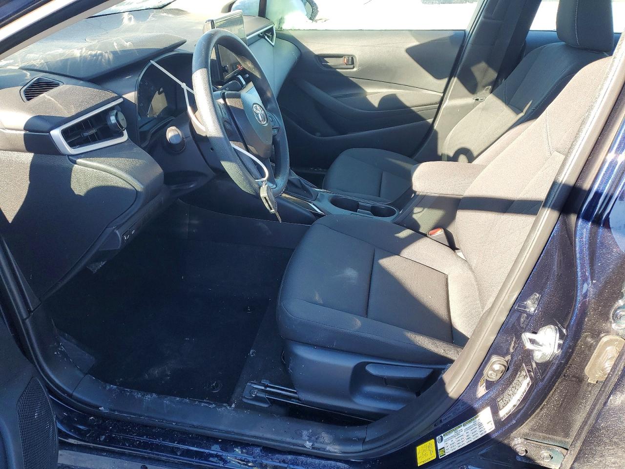 2025 TOYOTA COROLLA LE photo 13