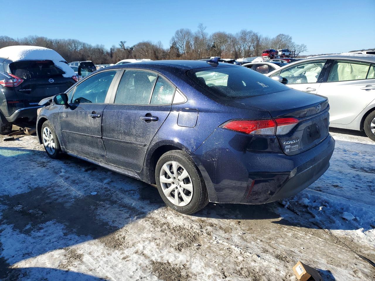 2025 TOYOTA COROLLA LE photo 3