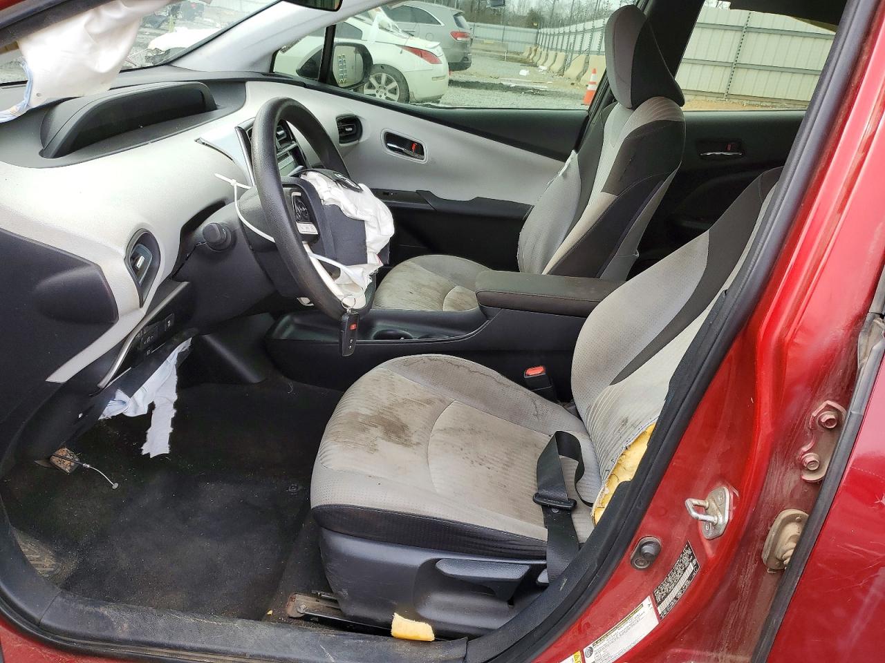 2018 TOYOTA PRIUS photo 13