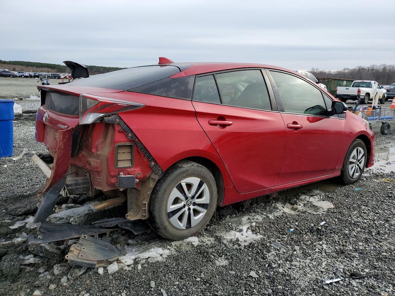 2018 TOYOTA PRIUS photo 5