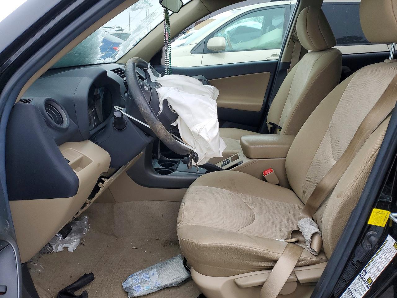 2011 TOYOTA RAV4 BASE photo 19
