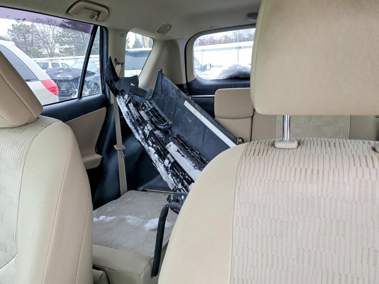 2011 TOYOTA RAV4 BASE photo 28