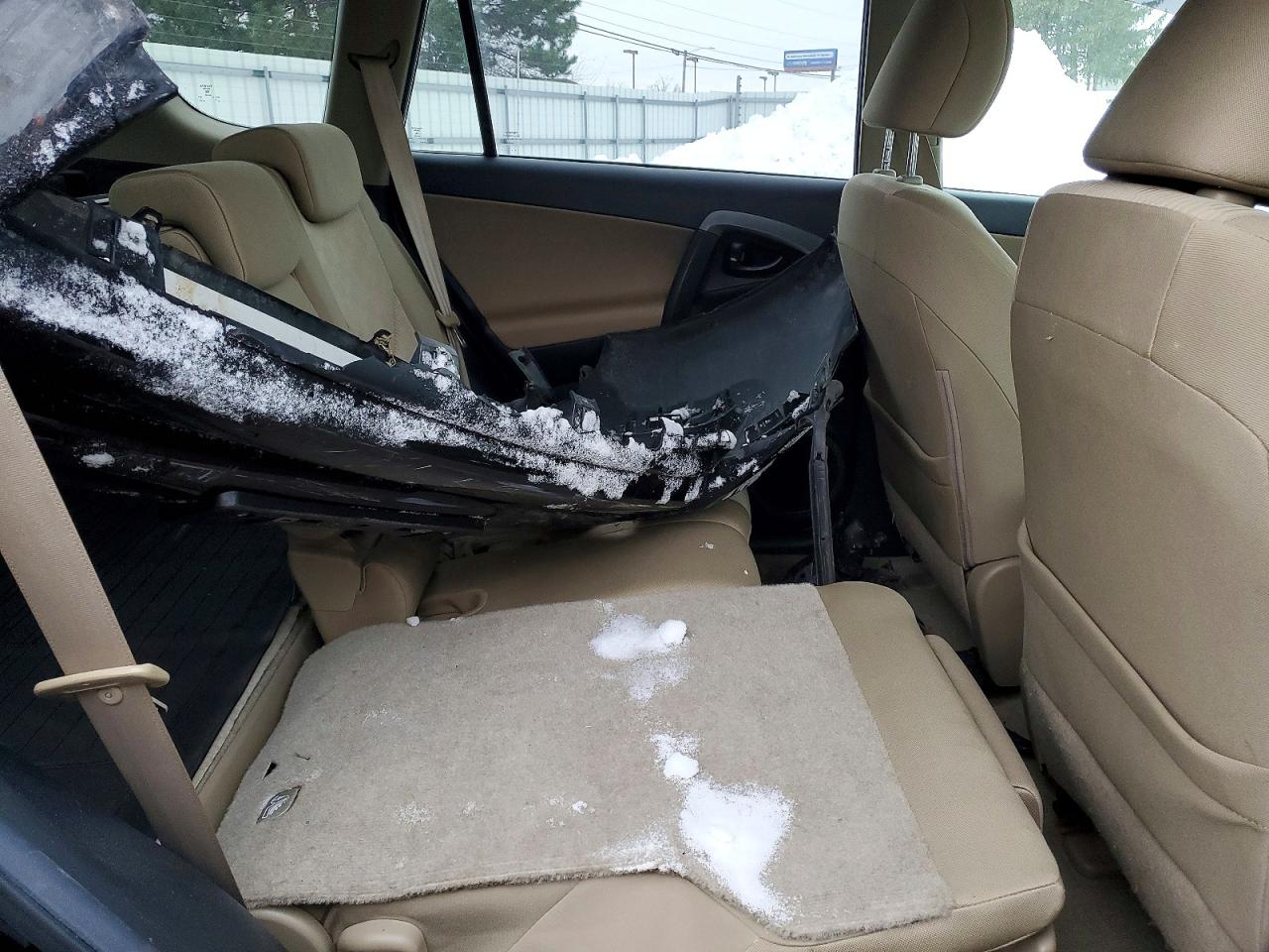 2011 TOYOTA RAV4 BASE photo 31