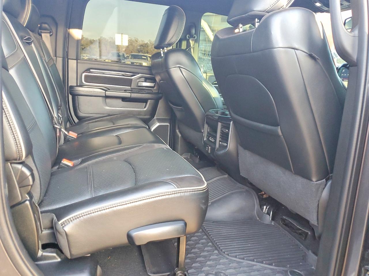 2020 RAM 3500 LARAMIE photo 10