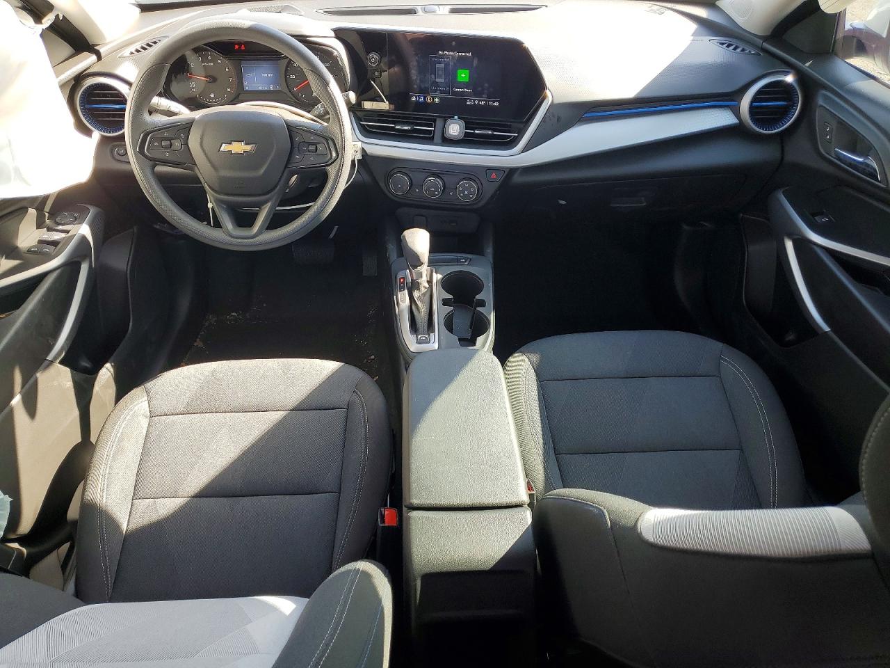 2025 CHEVROLET TRAX LS photo 8