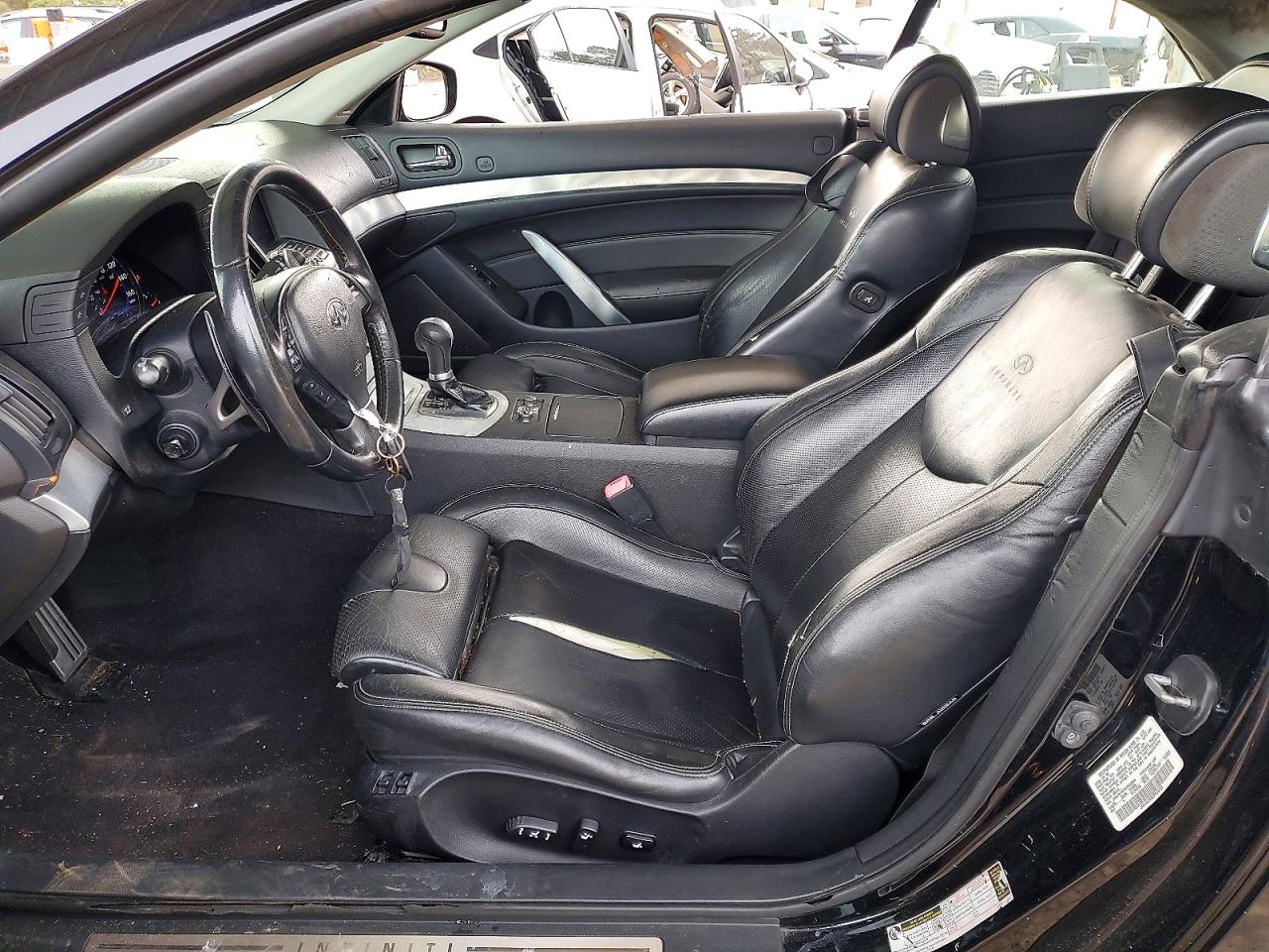 2009 INFINITI G37 photo 7