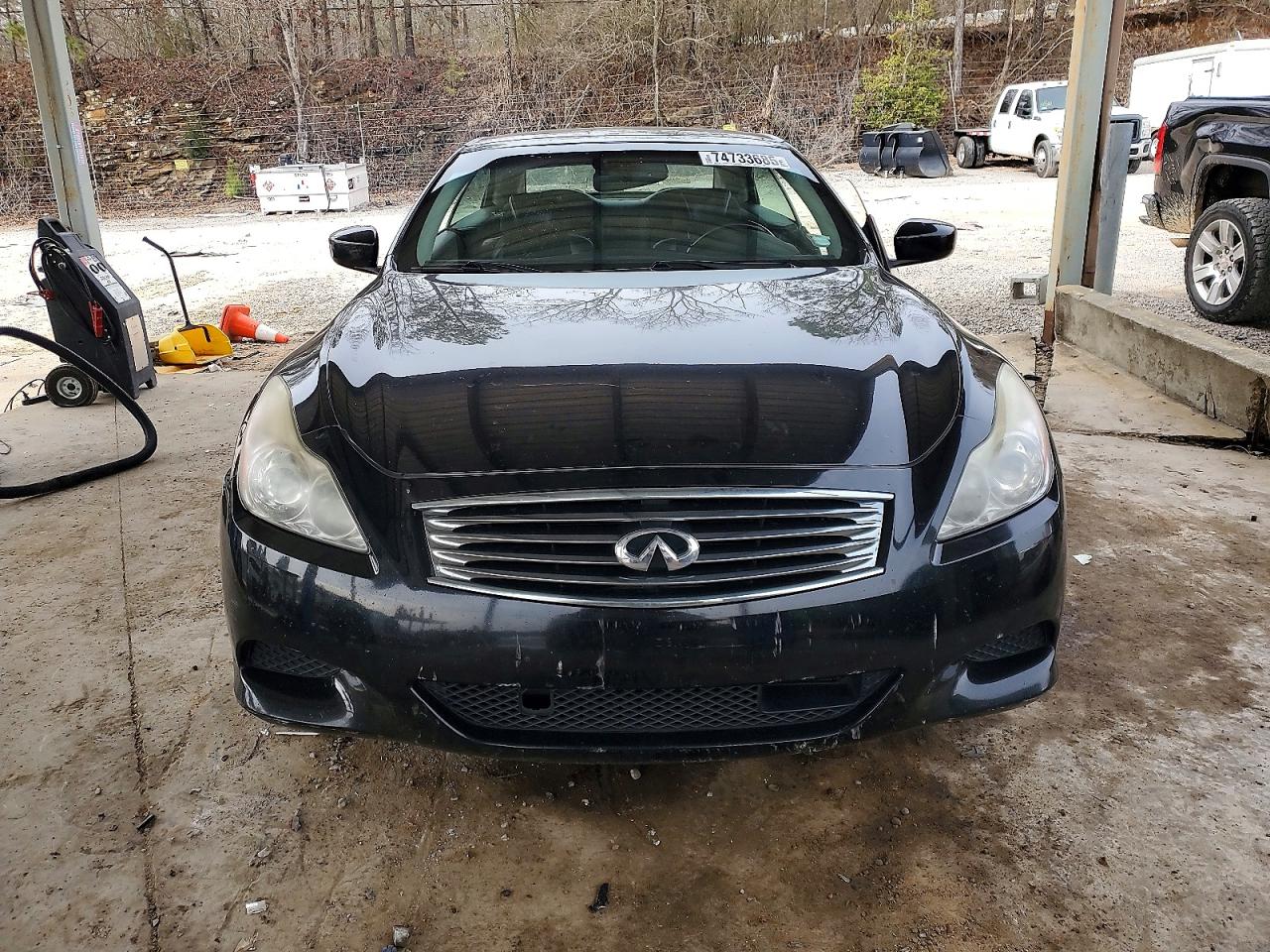 2009 INFINITI G37 photo 5