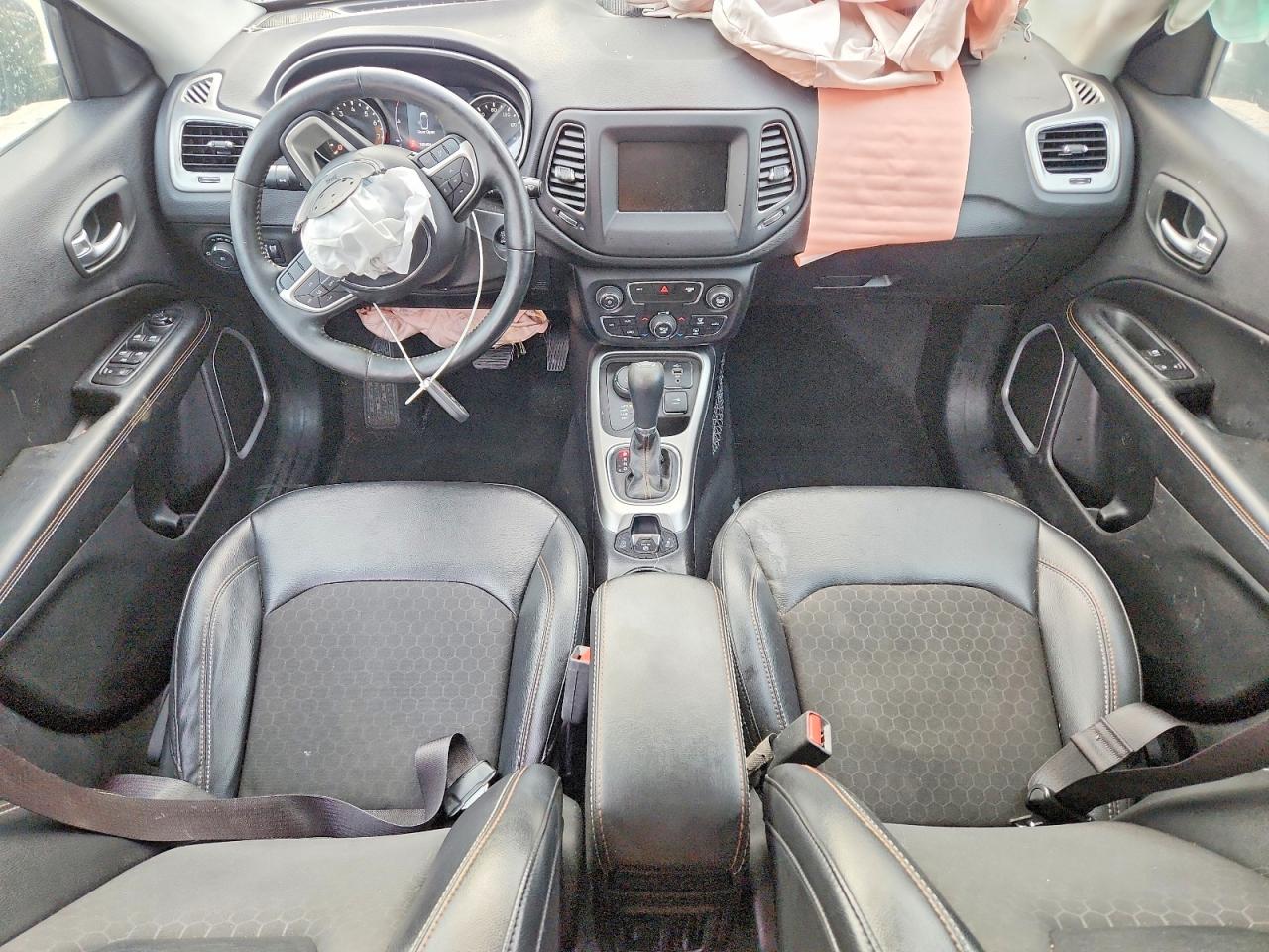2019 JEEP COMPASS LATITUDE photo 8