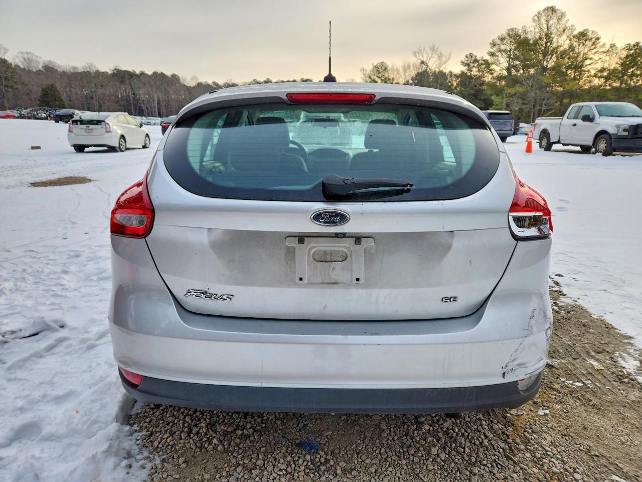 2018 FORD FOCUS SE photo 11
