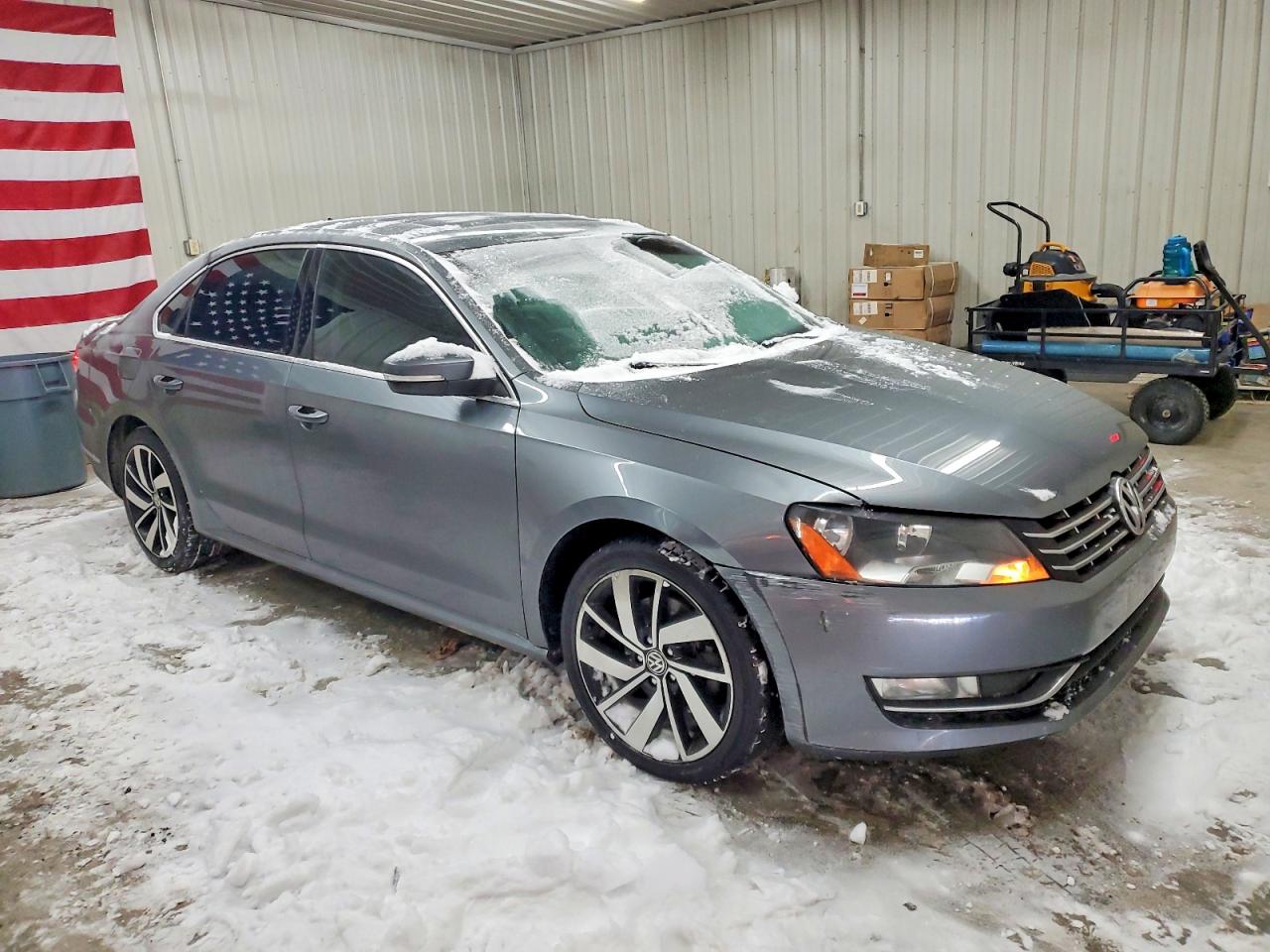 2015 VOLKSWAGEN PASSAT SEL photo 4