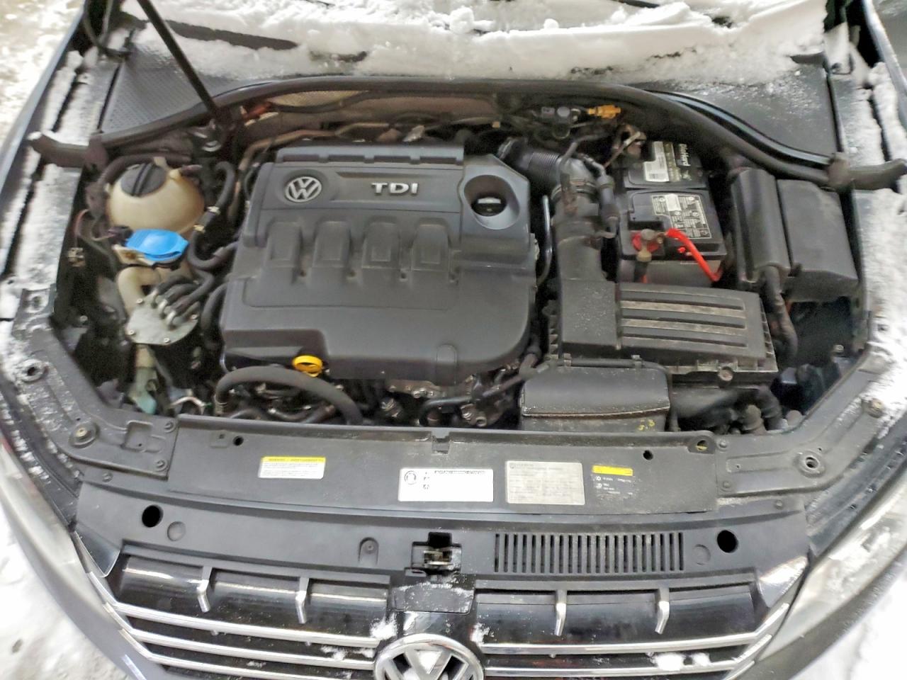 2015 VOLKSWAGEN PASSAT SEL photo 11