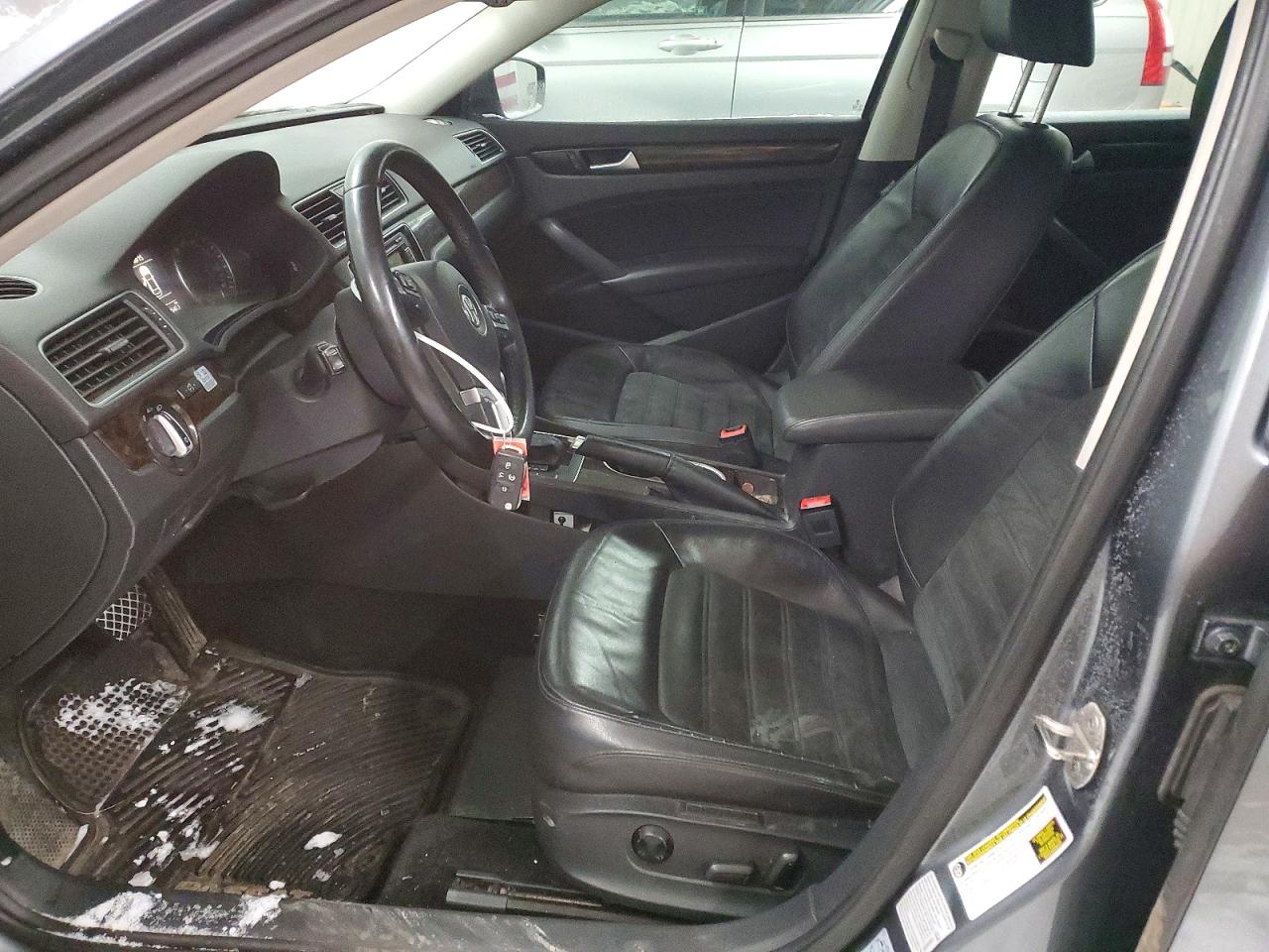 2015 VOLKSWAGEN PASSAT SEL photo 7