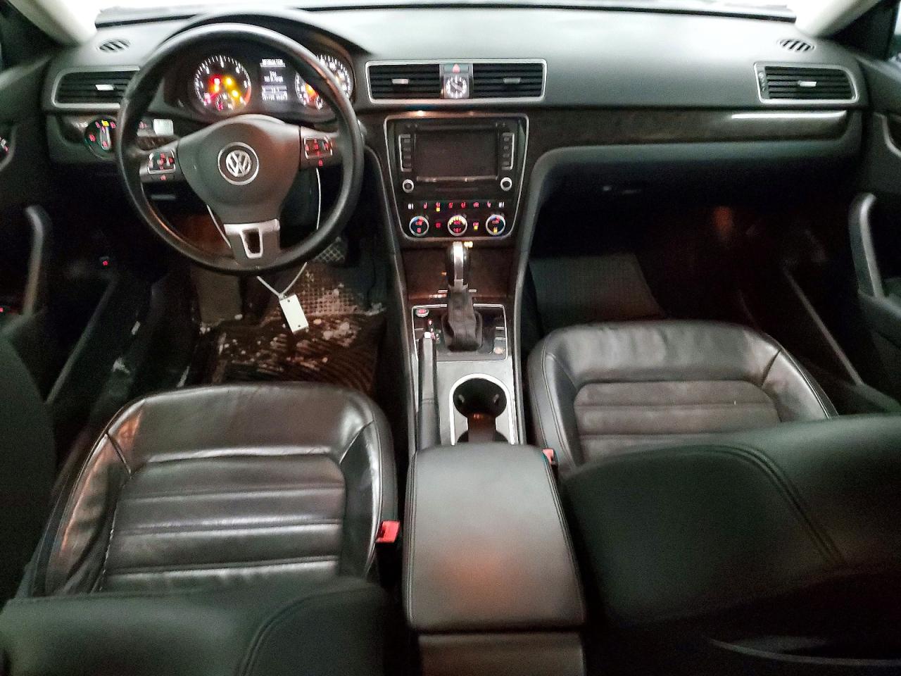 2015 VOLKSWAGEN PASSAT SEL photo 8