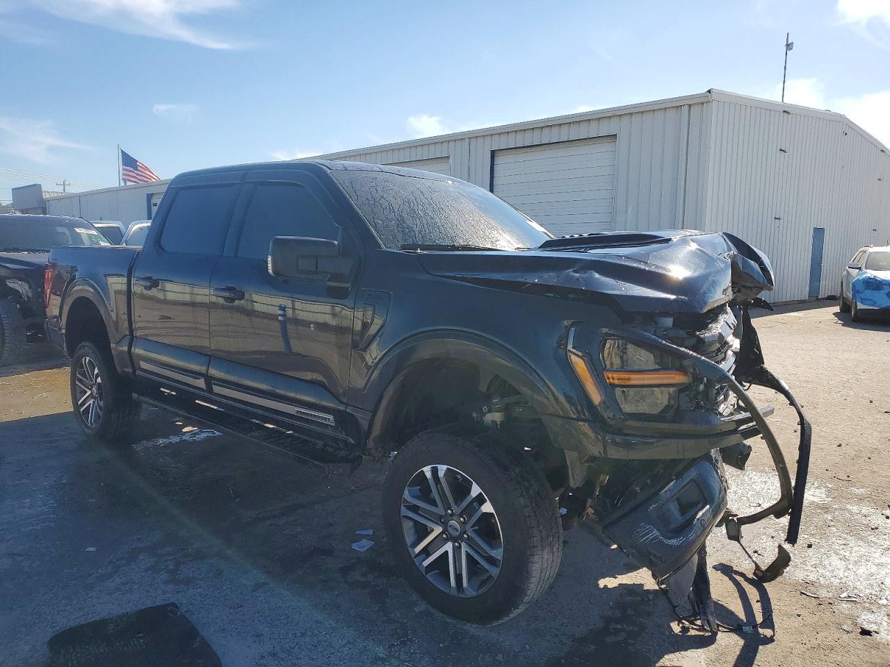 2024 FORD F150 XLT photo 4