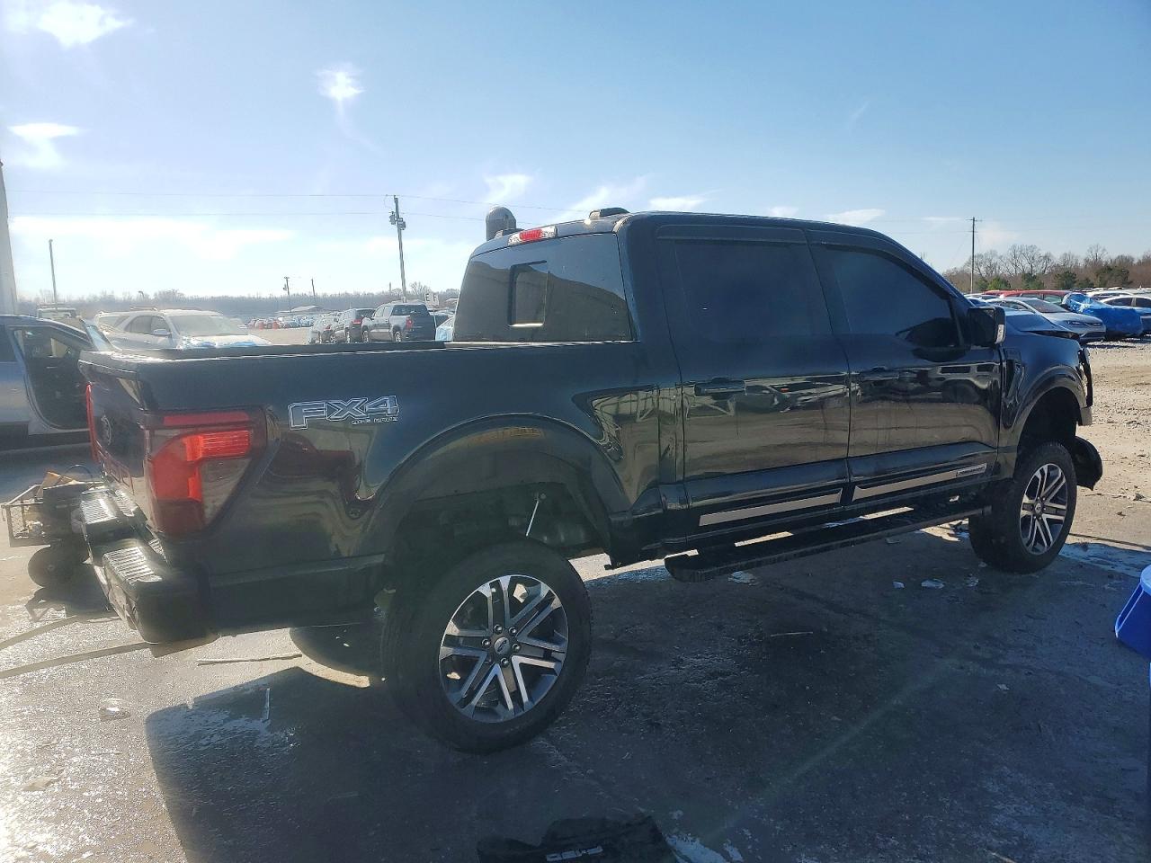 2024 FORD F150 XLT photo 3