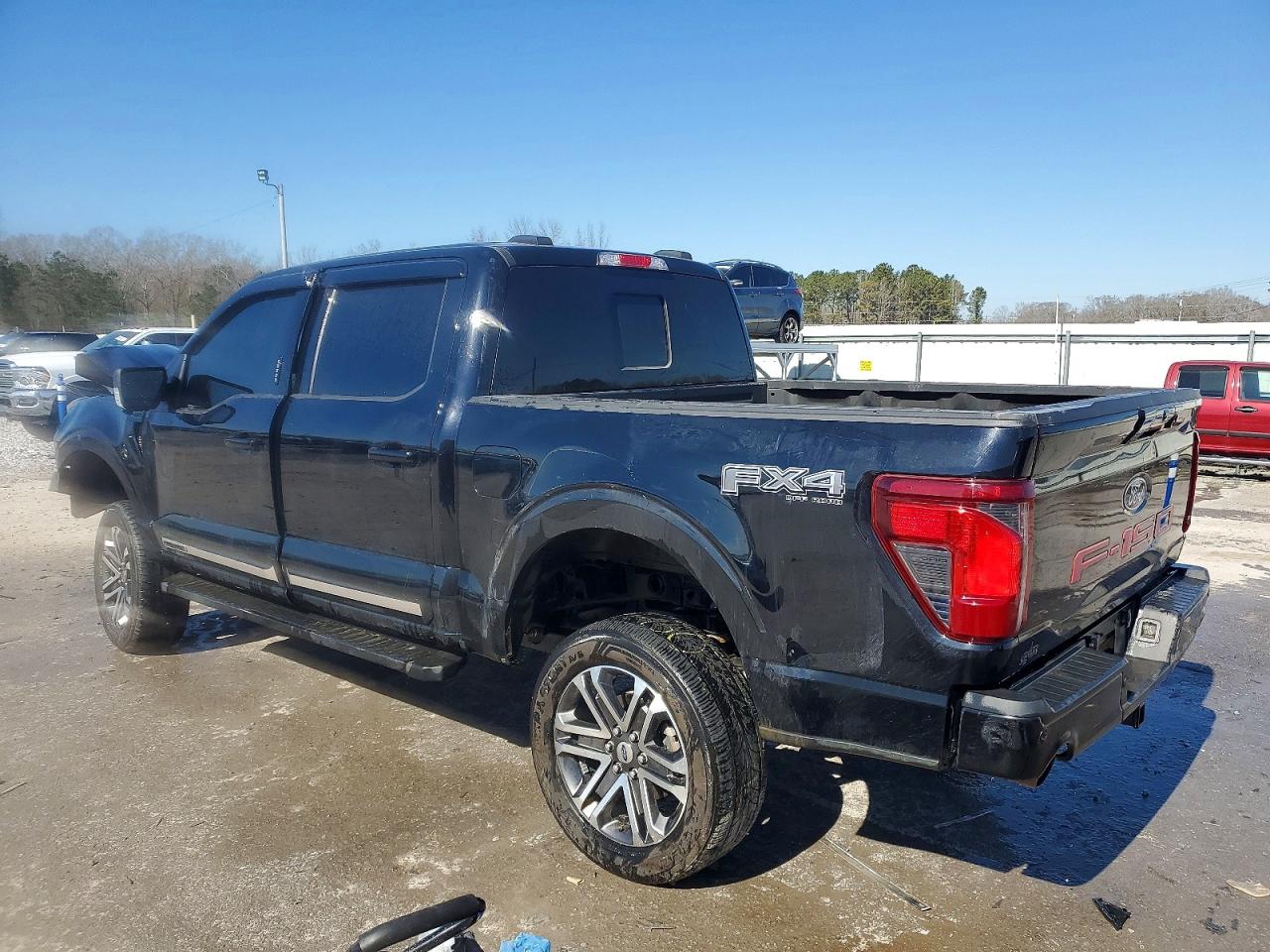 2024 FORD F150 XLT photo 2
