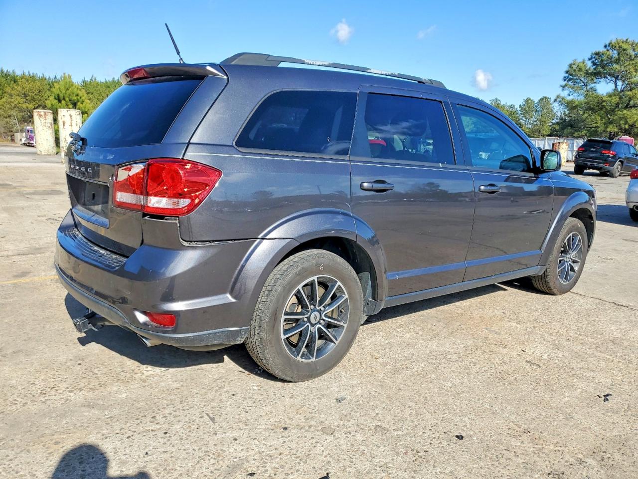 2018 DODGE JOURNEY SXT photo 3