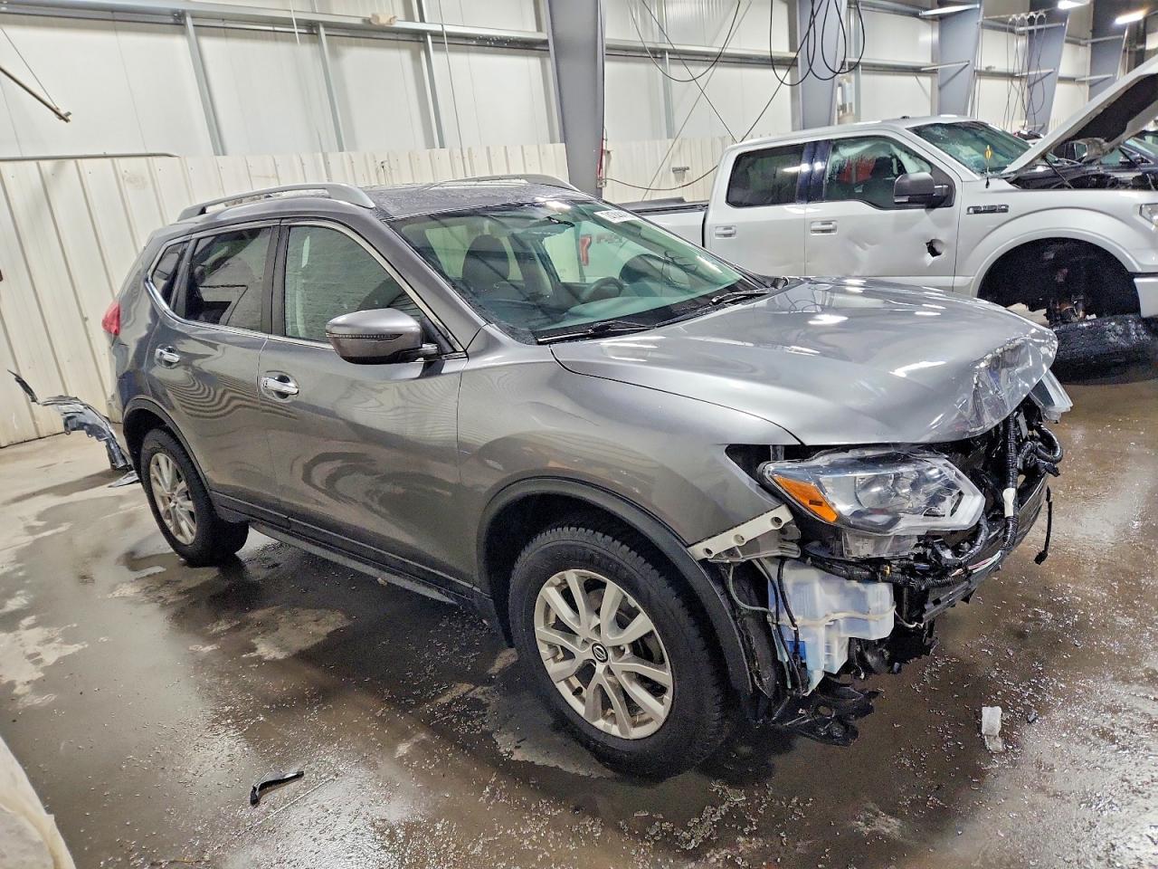 2017 NISSAN ROGUE SV photo 4