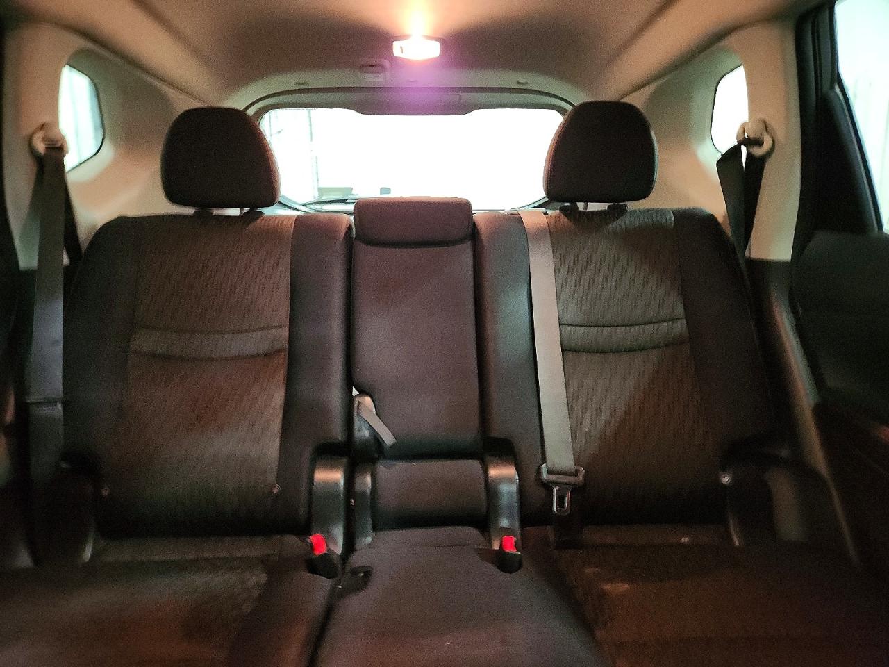 2017 NISSAN ROGUE SV photo 10