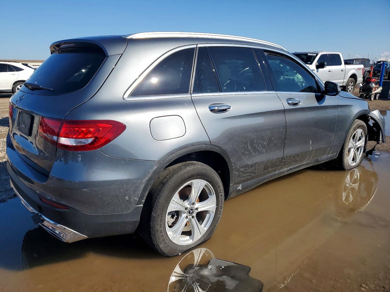 2018 MERCEDES-BENZ GLC 300 photo 3