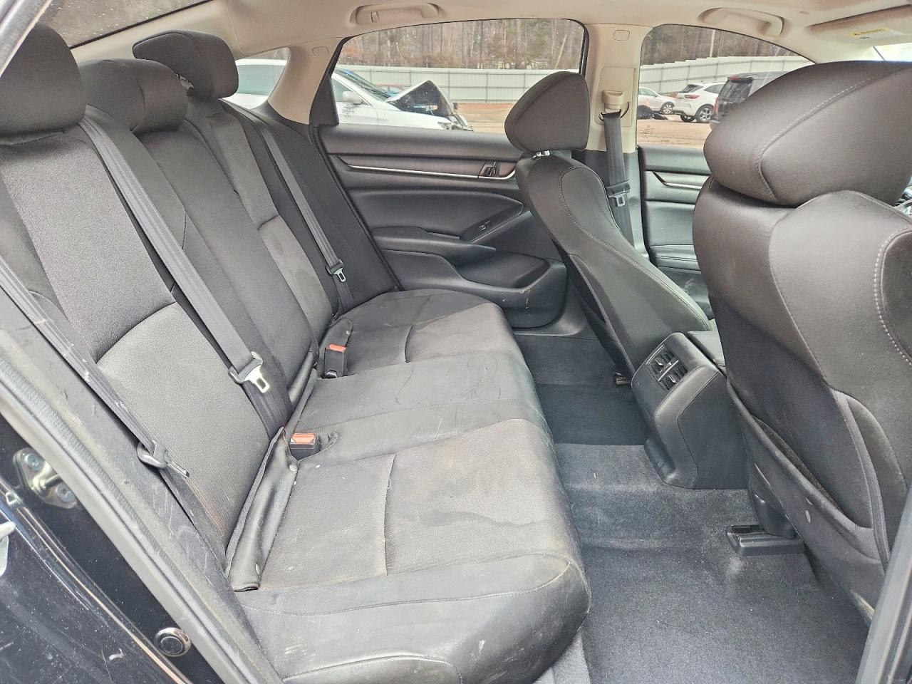 2018 HONDA ACCORD EX photo 10