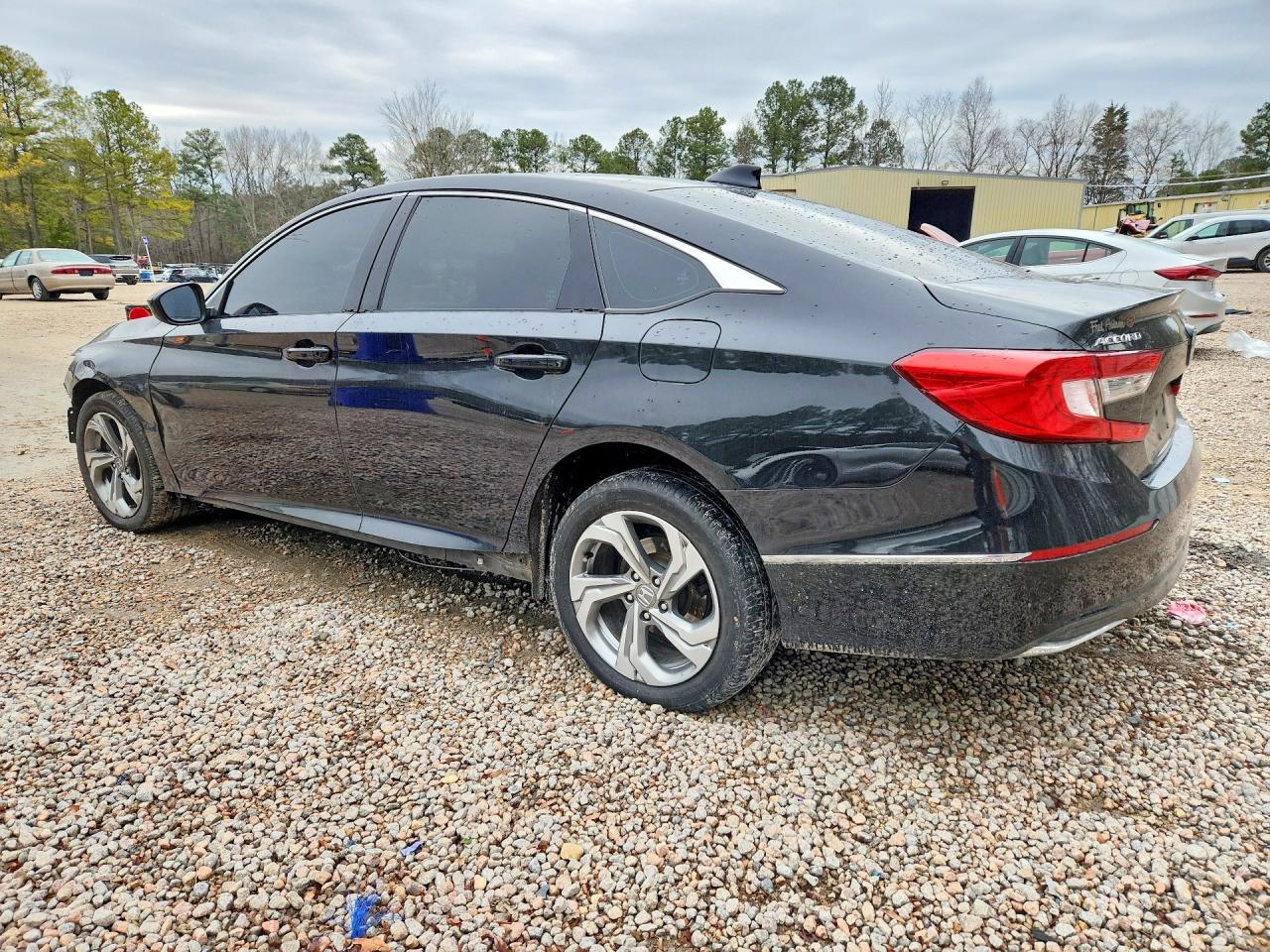 2018 HONDA ACCORD EX photo 2